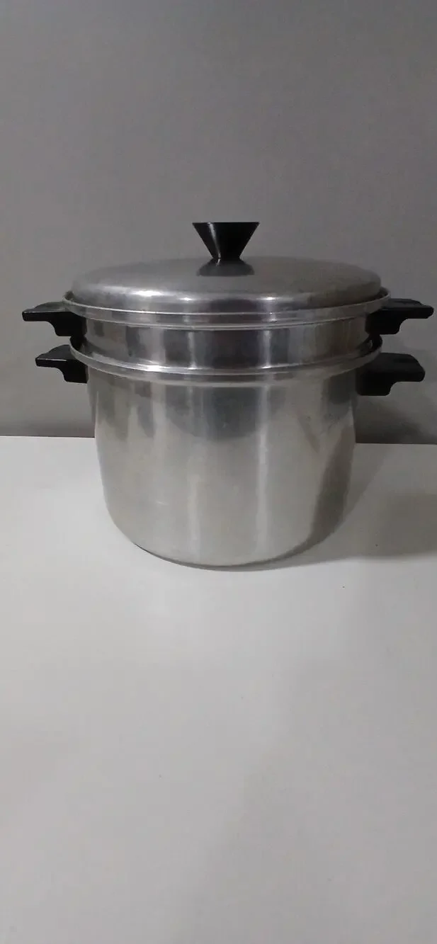 Vintage Century Aluminum Ware Made In The USA Large With Steamer